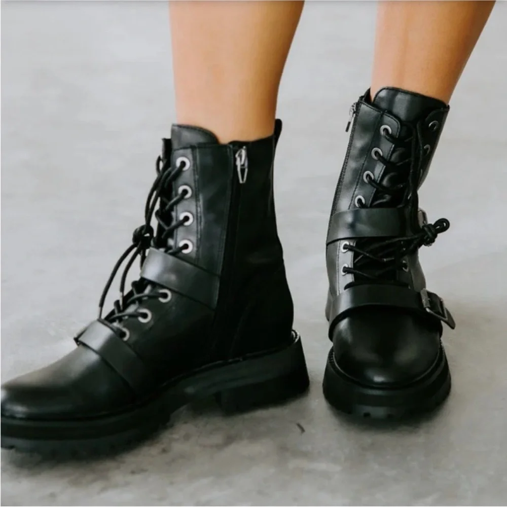 Dolce Vita Ronson Black Leather Lug Sole Lace Up Booties w Buckles Size 7.5 NIB